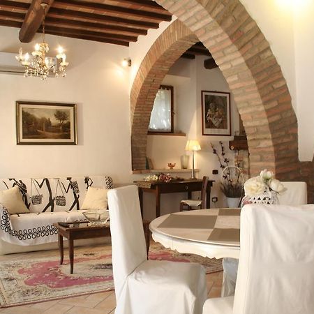 Borgo Medioevale Apartment Todi Bagian luar foto