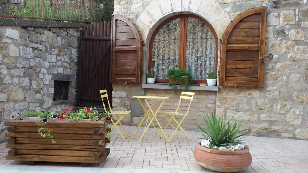 Borgo Medioevale Apartment Todi Bagian luar foto