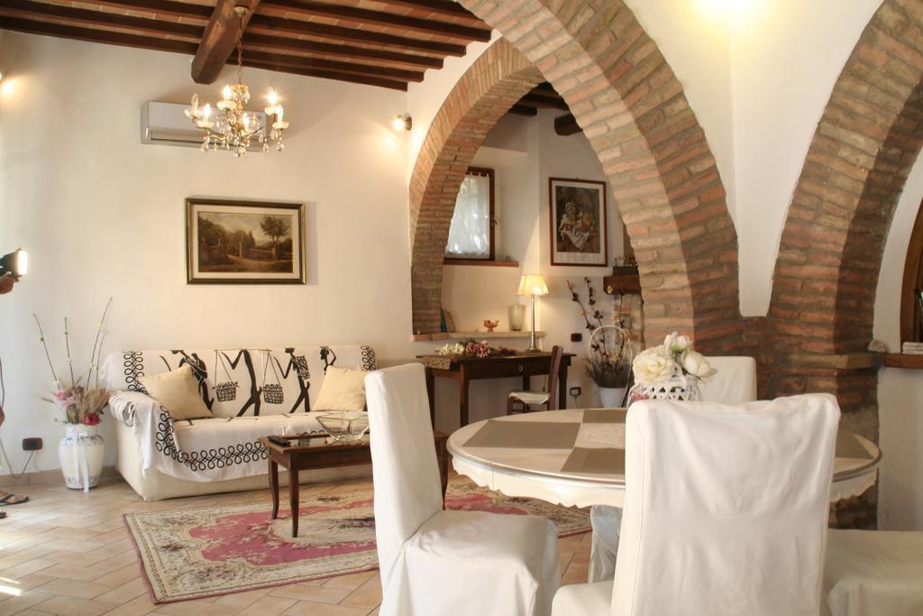 Borgo Medioevale Apartment Todi Bagian luar foto