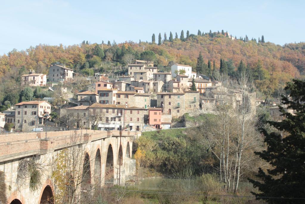 Borgo Medioevale Apartment Todi Bagian luar foto